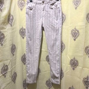 DENIM CO. PINSTRIPE CREAM/BLACK SKINNY ANKLE JEANS SZ 6